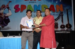2st Topper in (BBA-1) Award to Arun Kumar by Mr. Dineshanand Goswami with Mr. Om Prakash, Director GIIT